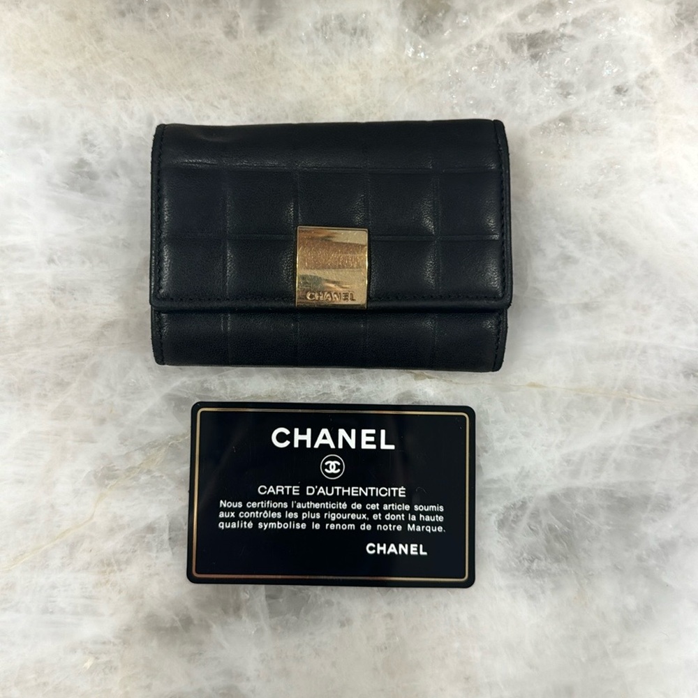 CHANEL Chocolate Bar Lambskin 6 Ring Key Case